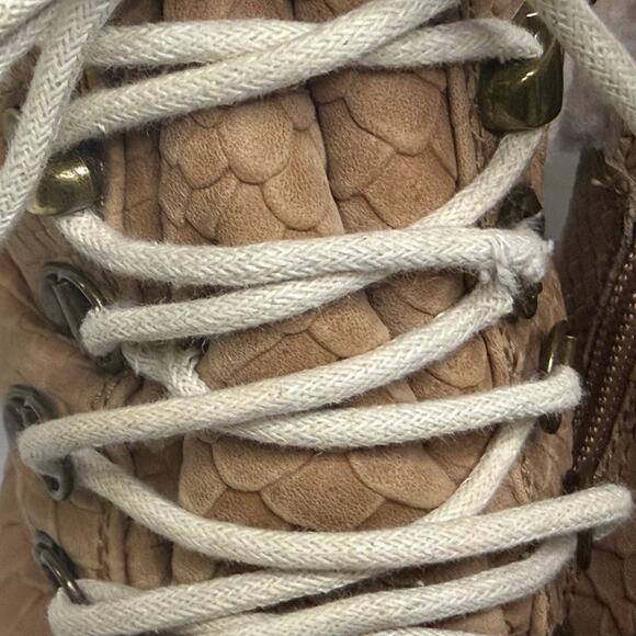 Rare Royal Canadian Cambridge “Croc” Embossed Leather Waterproof Boots 8.5 - Picture 13 of 16